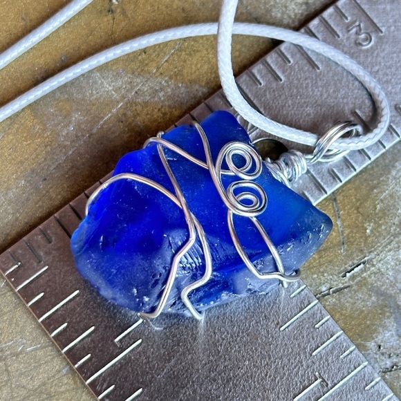Sea Glass Pendant Necklace Wire Wrapped Artisan Handcrafted Handmade 4226 Y - Picture 5 of 8